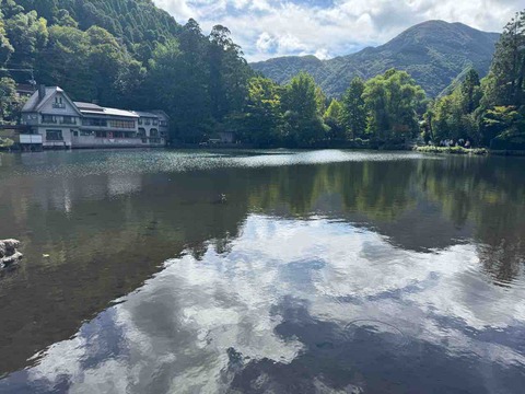 F9B4F1FD-6981-4FBD-9836-384400A84523