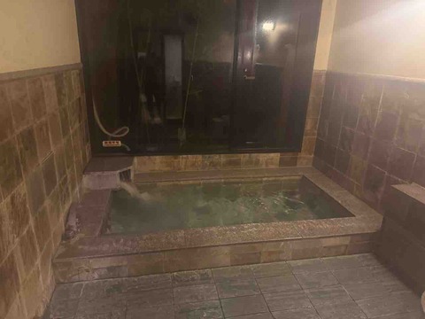 7D8F4827-C175-410A-924D-86012AB00049