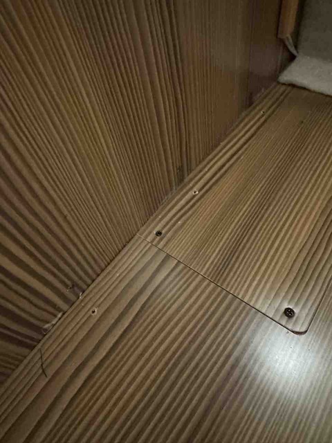 E9D89896-A137-4C50-9BCB-DC276B20B403