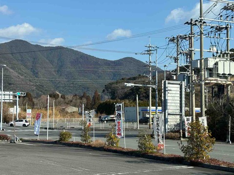 F6DD9687-4585-4AA8-A997-4CCCAAA7F85E