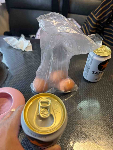 F964DFCF-0220-4E0B-8FC0-C9DC1D03DB8C