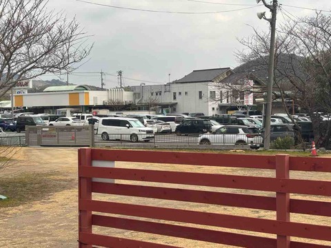 FA6B808C-CAC8-4474-BAA6-65C4D6E6466D