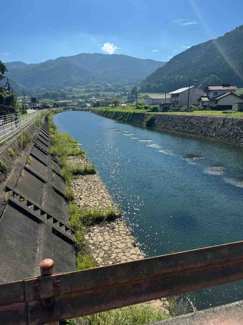 9FF06B28-5C62-403E-B2D3-EBC3A560BB86