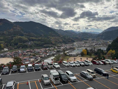 686EF806-3127-464C-B747-FB322209D135