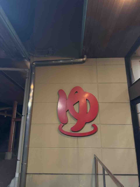 9CE7351E-8956-4CB8-B29B-9AF5147F67AE