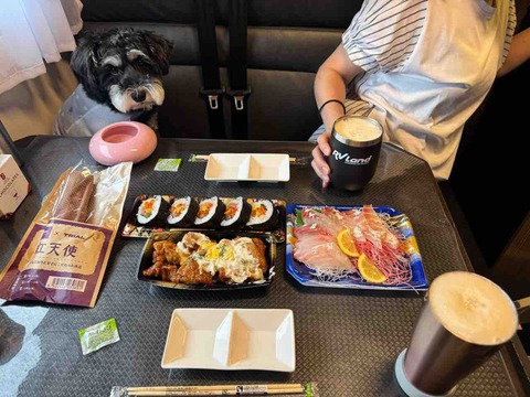 6D7F0EA2-F48D-410C-9C77-7ECAA63B1C12