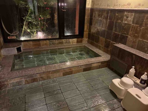 2CFF35EB-AF29-4C40-BAE7-B010EF0F199C