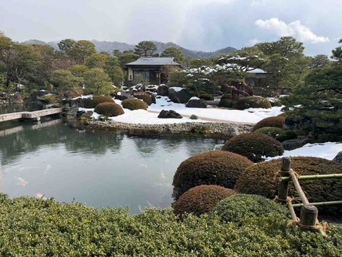 5D6511A2-08A0-4756-8A17-B744D1230A18