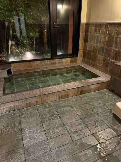 DB95BE37-34D1-4D04-BF7E-ADD9B568B197