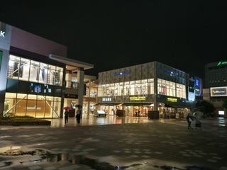 幕張アウトレットモール