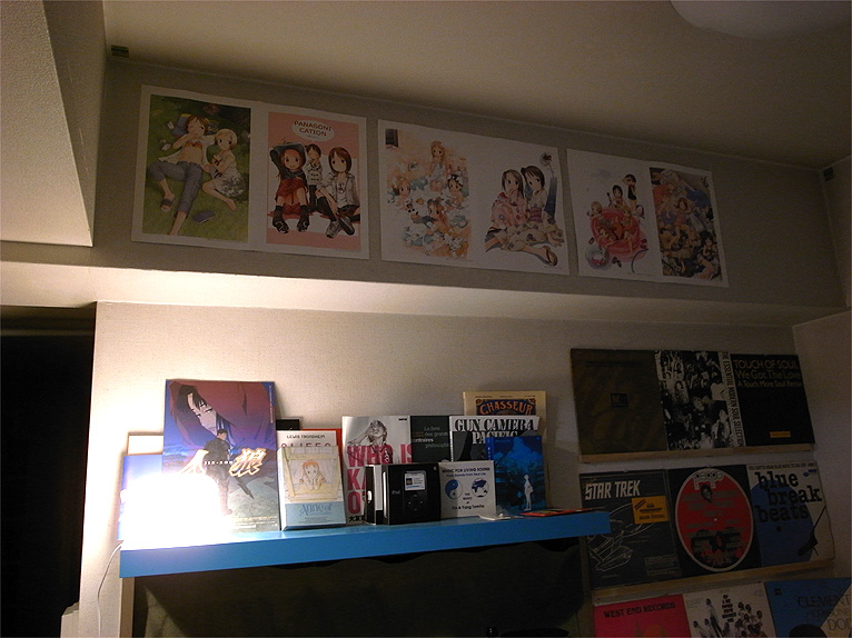 部屋の模様替えとバニラさんとアニメのポスターとか S K式 部屋の模様替えとバニラさんとアニメのポスターとか S K式