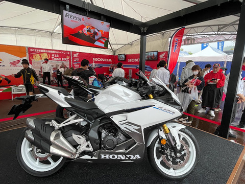 新型CBR250 RR