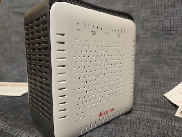 ドコモ室内電波環境を改善 中継増幅装置 ドコモレピータ を導入だッ 蒼灯の照らす夜
