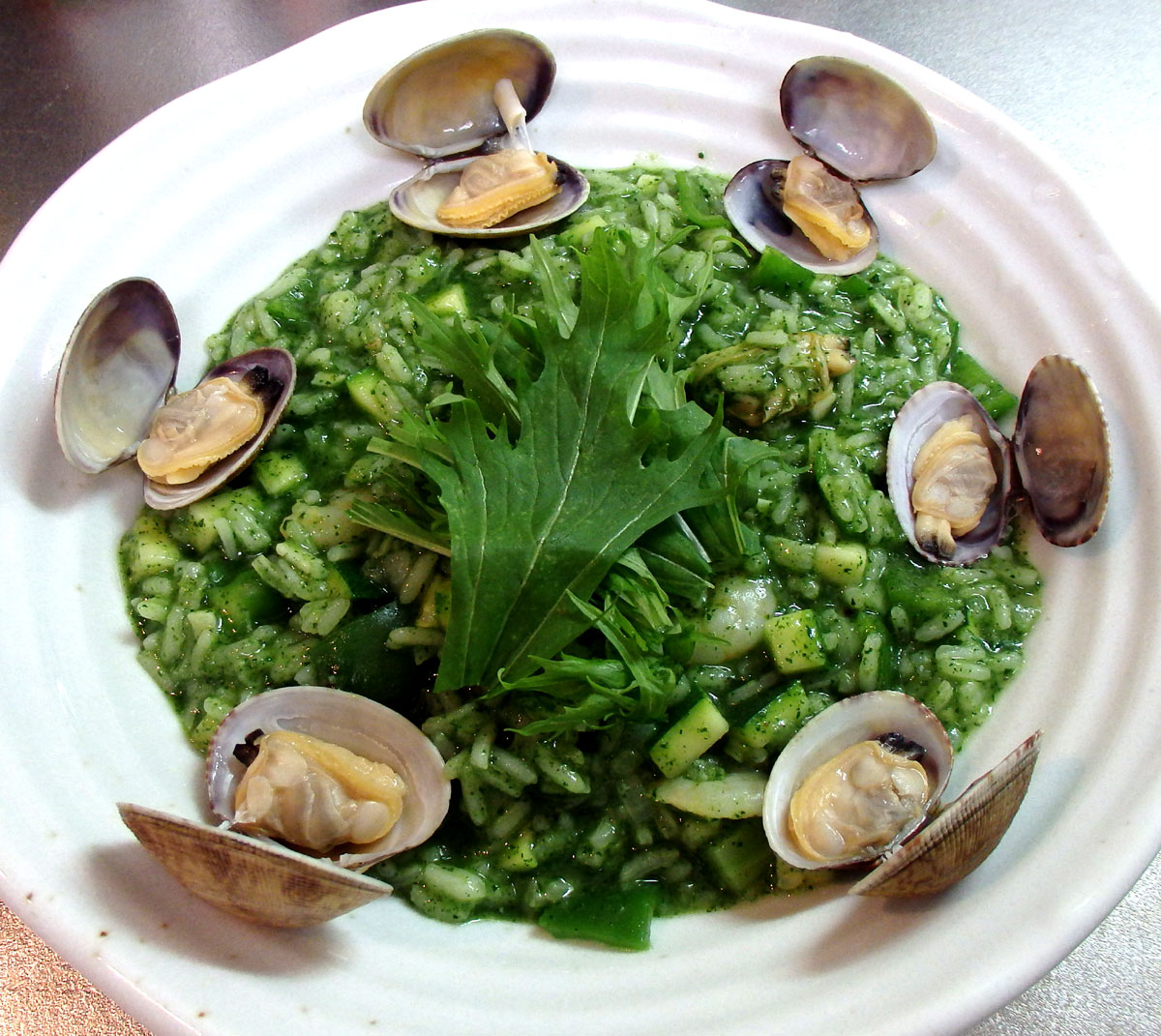 おうちご飯 シーフードと緑野菜のアロス カルドソ スペイン料理 青木葉 Eatful Life おうちご飯 シーフードと緑野菜のアロス カルドソ スペイン料理 青木葉 Eatful Life