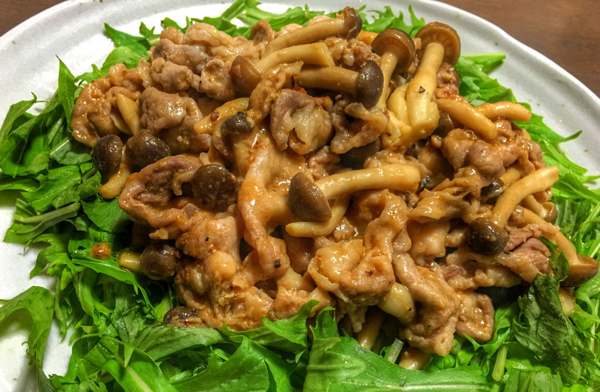 おうちご飯 豚肉とシメジのピーナッツバター味噌炒め 青木葉 Eatful Life