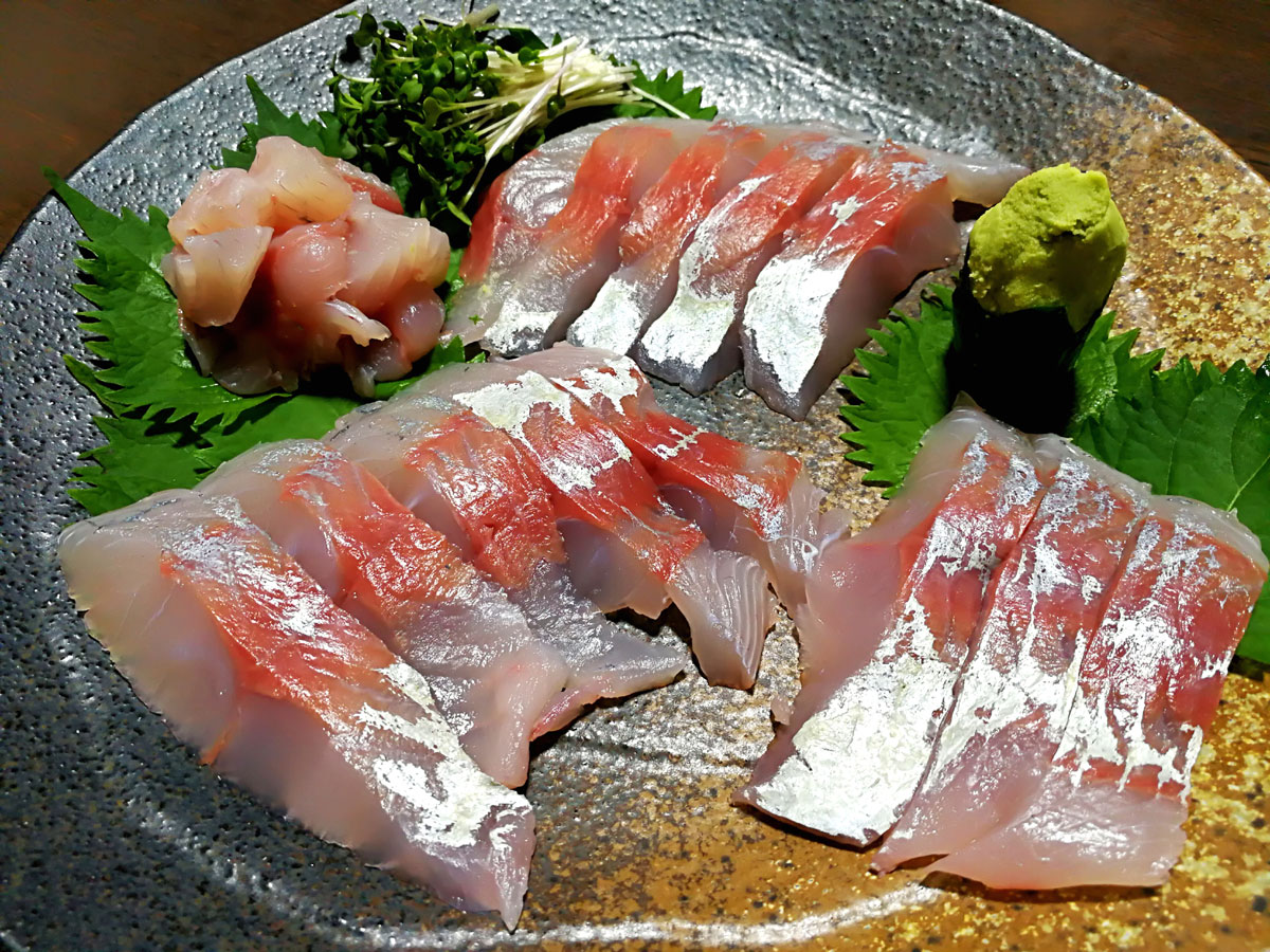 おうちご飯 カンパチの刺身 味噌汁 もずくご飯 もずく酢 青木葉 Eatful Life