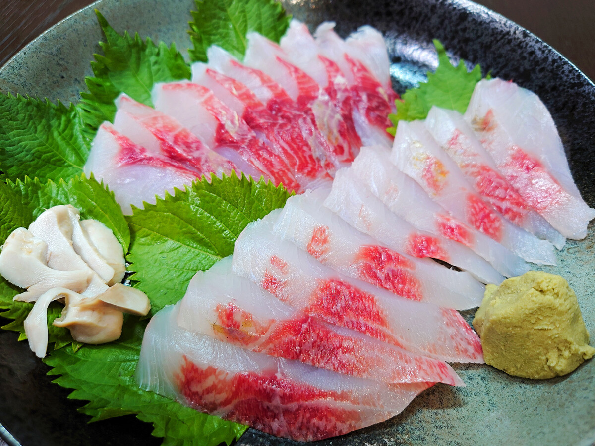 おうちご飯 ボラの刺身 アラの味噌汁 ゴーヤーとツナの塩揉みサラダ 青木葉 Eatful Life