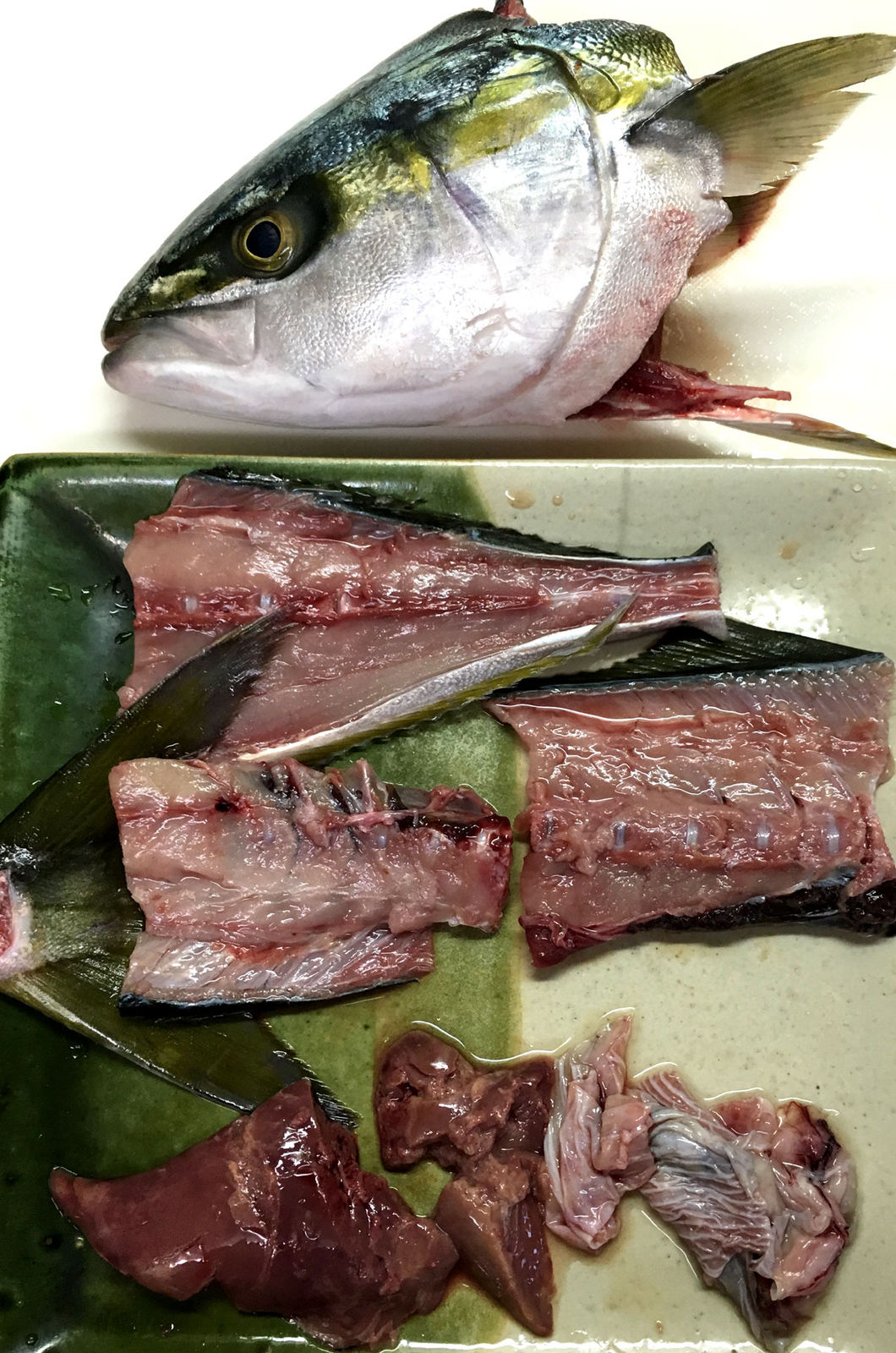 おうちご飯 イナダの刺身とアラ煮 青木葉 Eatful Life おうちご飯 イナダの刺身とアラ煮 青木葉 Eatful Life