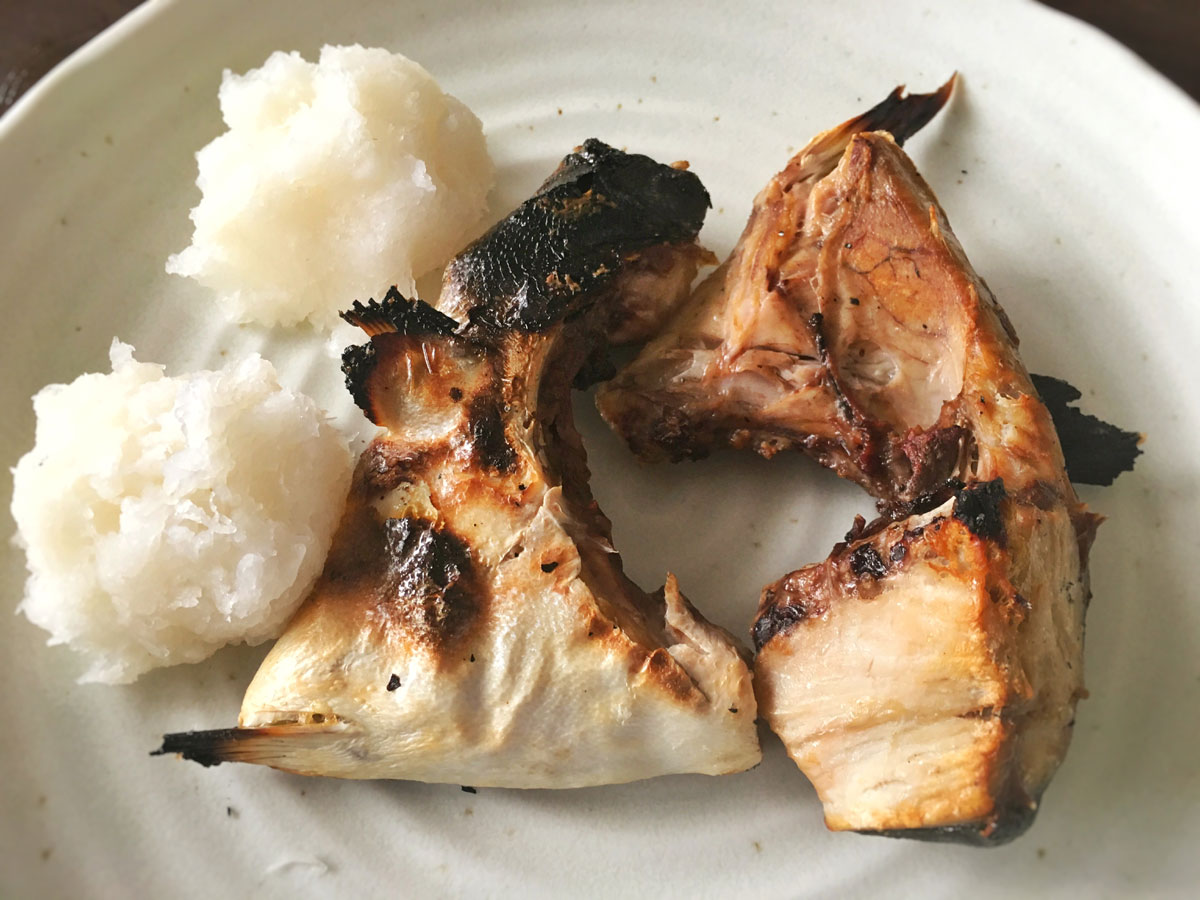 おうちご飯 続 イナダコース イナダの漬け丼 カマの塩焼き アラ汁 青木葉 Eatful Life おうちご飯 続 イナダコース イナダの漬け丼 カマの塩焼き アラ汁 青木葉 Eatful Life