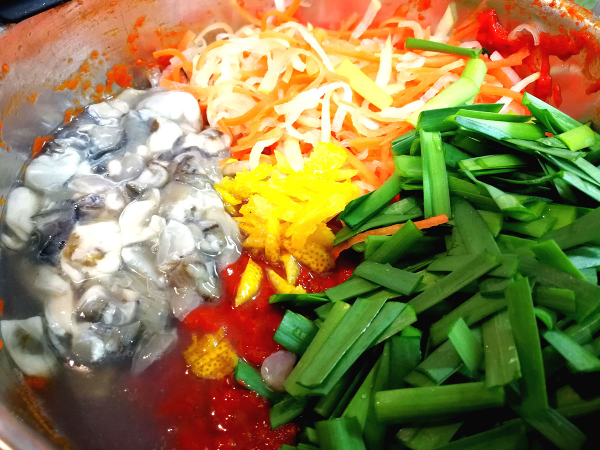 おうちご飯 牡蠣の塩辛入り自家製キムチ 仕込編 青木葉 Eatful Life おうちご飯 牡蠣の塩辛入り自家製キムチ 仕込編 青木葉 Eatful Life