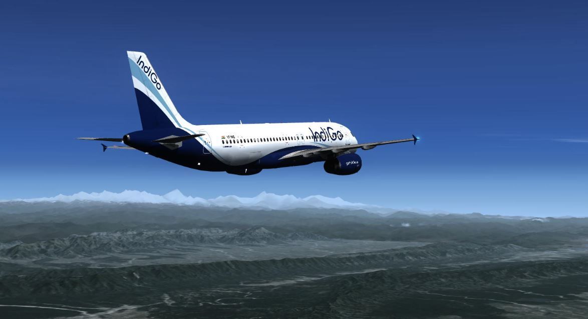 稜線をかすめカトマンズ トリブバン国際空港に無事到着 交差点コレクション