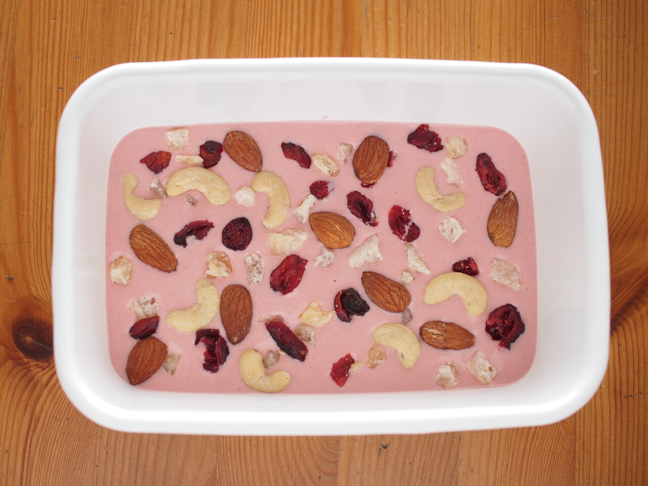 バレンタインに 溶かして固めるだけ ナッツ ドライフルーツのストロベリーチョコバー 気まぐれキッチン Andante バレンタインに 溶かして固めるだけ ナッツ ドライフルーツのストロベリーチョコバー 気まぐれキッチン Andante