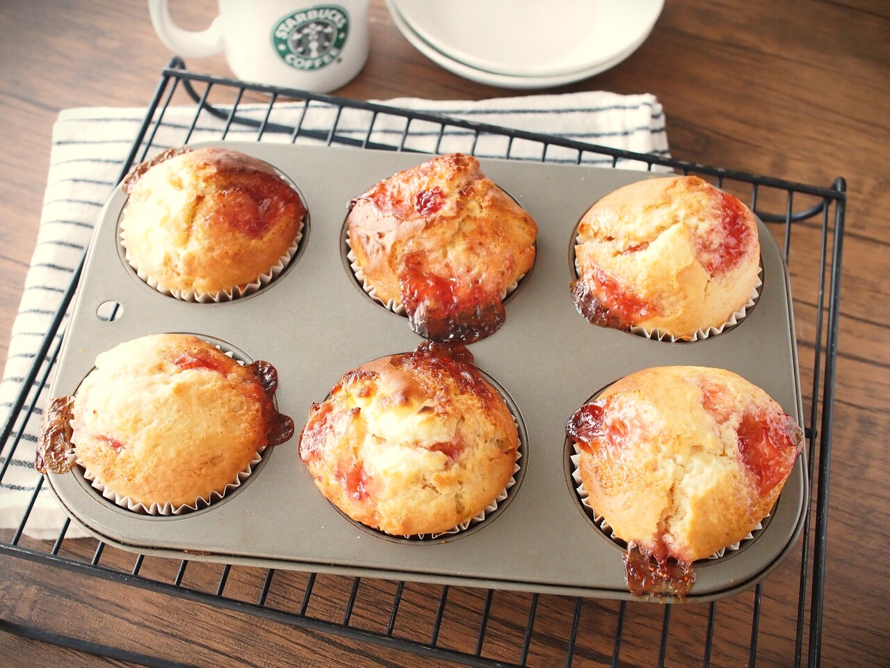 気まぐれキッチン andante バター不要！組み合わせ絶妙♪ いちごジャムとクリームチーズのマフィン。