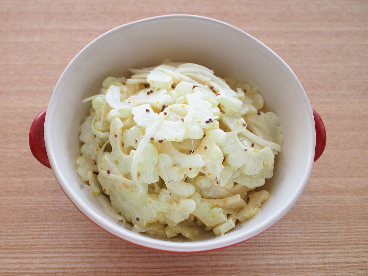 ピリっとほろ苦 白ゴーヤとスライスオニオンの粒マスタードマヨあえ 気まぐれキッチン Andante