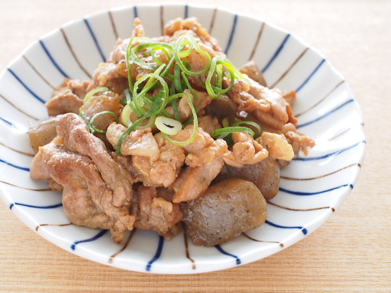 白ごはんに合う甘辛味 豚こま肉とこんにゃくの炒め煮 気まぐれキッチン Andante