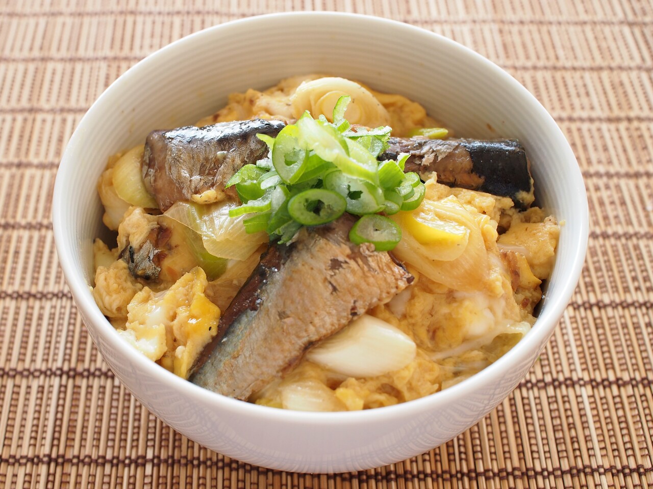 簡単缶詰クッキング イワシ缶と長ねぎの卵とじ丼 気まぐれキッチン Andante 簡単缶詰クッキング イワシ缶と長ねぎの卵とじ丼 気まぐれキッチン Andante