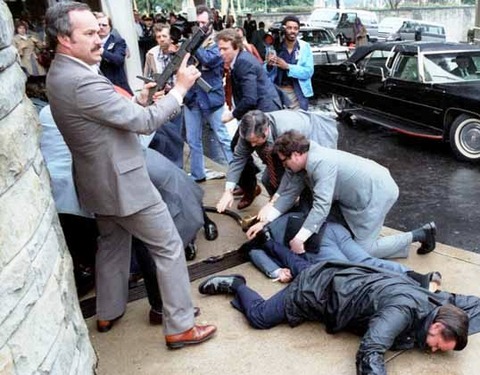 Reagan_assassination_attempt_4_crop