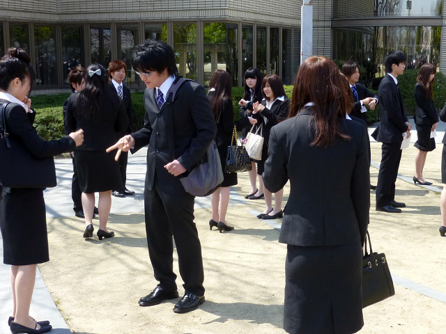 入学式から上級生がサポートしています 後編 Aoyamanavi 大阪青山大学ブログ