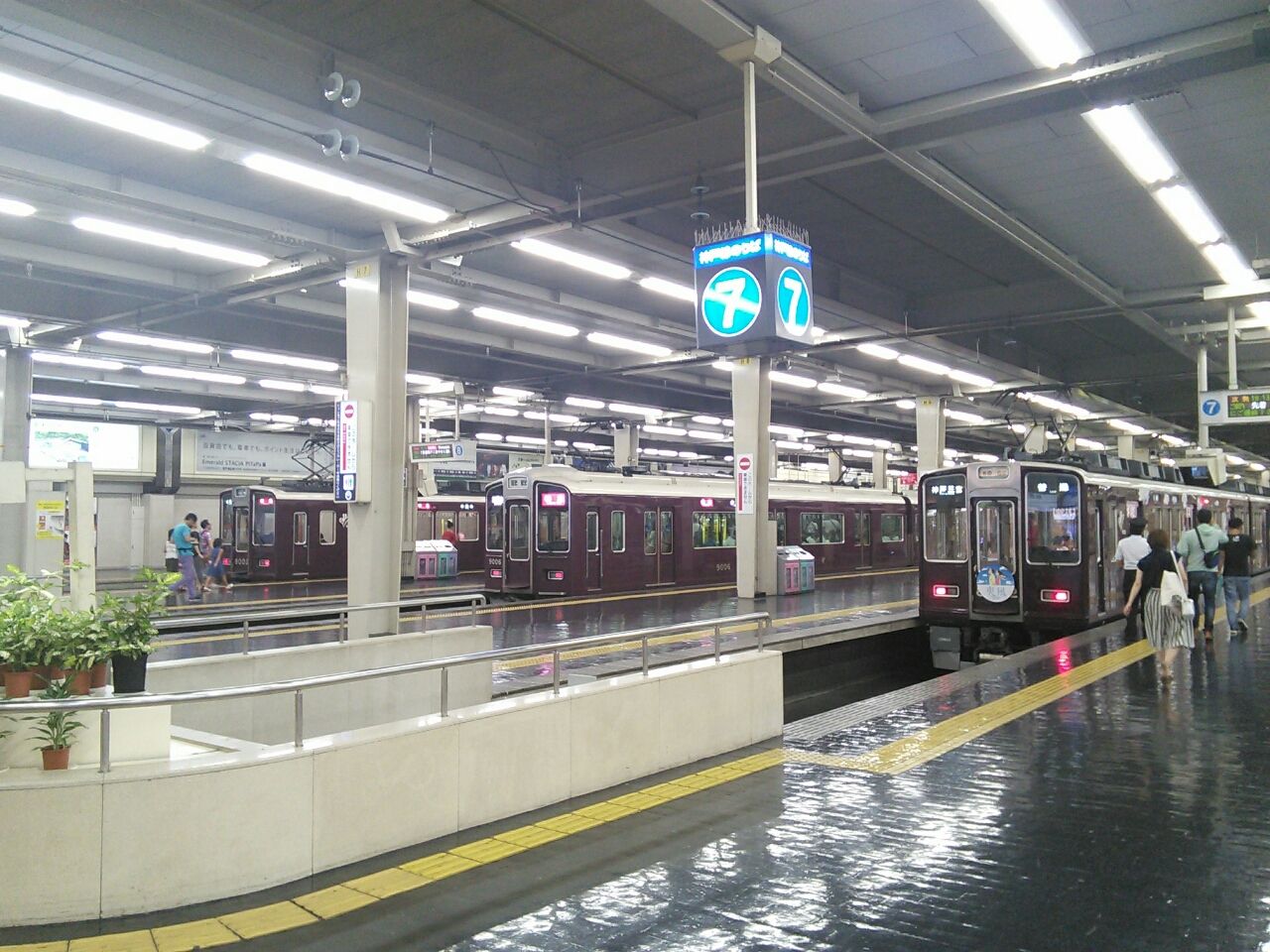 阪急 梅田駅のホームは美しい Aoyama Runma Blog 青山 走馬 ブログ
