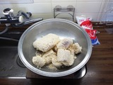 生米麹をほぐす