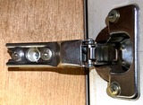 (1) 破損したヒンジ故障
