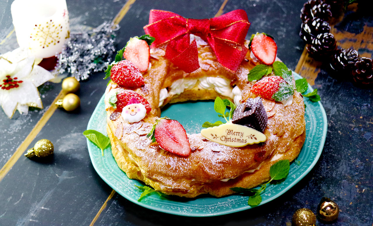 シュークリームでリースのクリスマスケーキ My Blog Kitchen