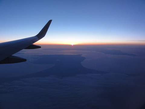 札幌ー東京便の飛行機から見た渡島半島と下北半島、函館