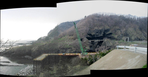 弁財T泊側弁財澗大橋仮設岩内点検050426_15_stitch