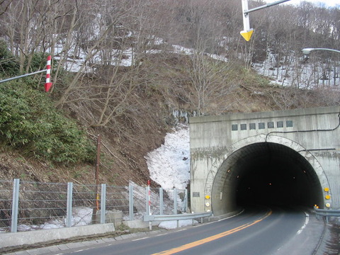 尾根内トンネル神恵内側道路点検04031930