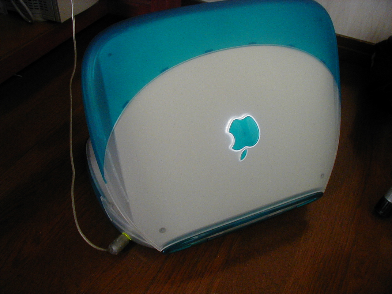 Ibook Shell アップルマークライトアップ改造 やっぱり林檎印のコンピュータ