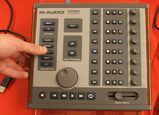 M-Audio @ Digital Experience - showin�� off the iControl