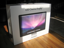 First impressions: Apple 24-inch LED Cinema Display 001