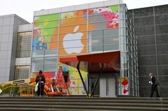 Apple preps for event at Yerba Buena in SF [images]