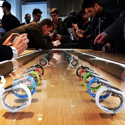 apple-watch-montre-colette-vitrine