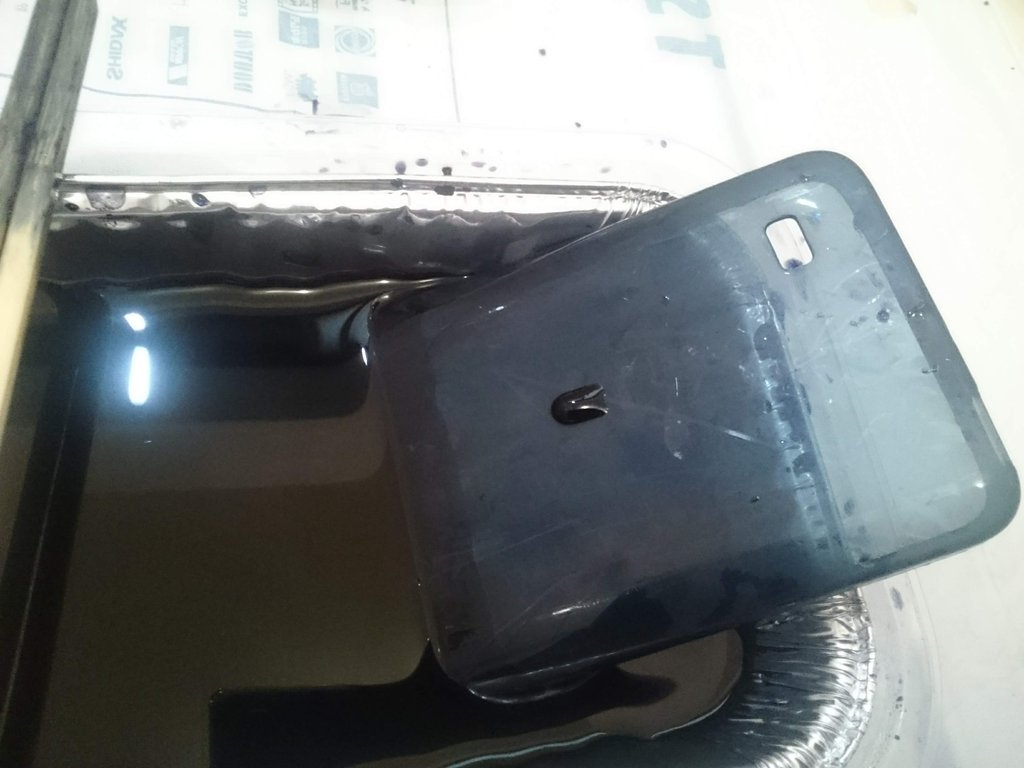 黄ばんだ透明スマホケースを直す Dylon マルチ19 ディープブルー りんご便り