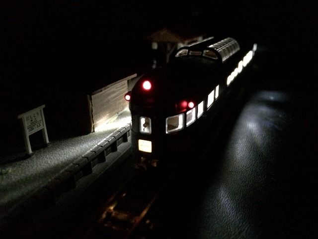 自作シートｌｅｄ室内灯を反射式間接照明で取り付けると My 鉄道模型 Nゲージの世界