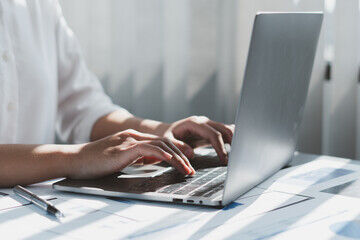 240_F_475125487_V4xg9owUck7b7vzdGp4NW7zX45dihhrJ