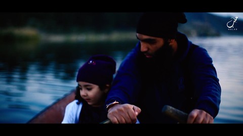 お腹空いた? バナナ食べる?