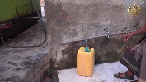 ポンプを設置して住民に給水