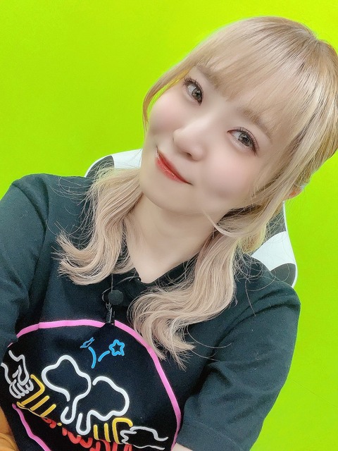 FqdniJIaIAE9Nqn